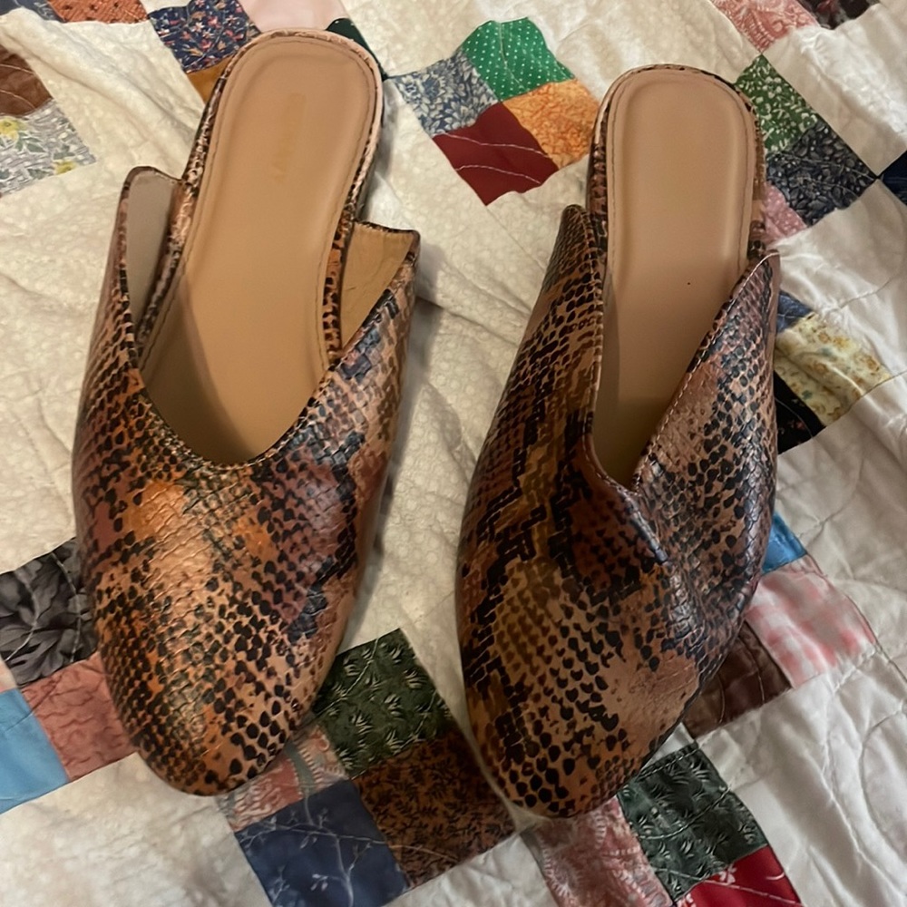 Snakeskin Printed Mule Flats